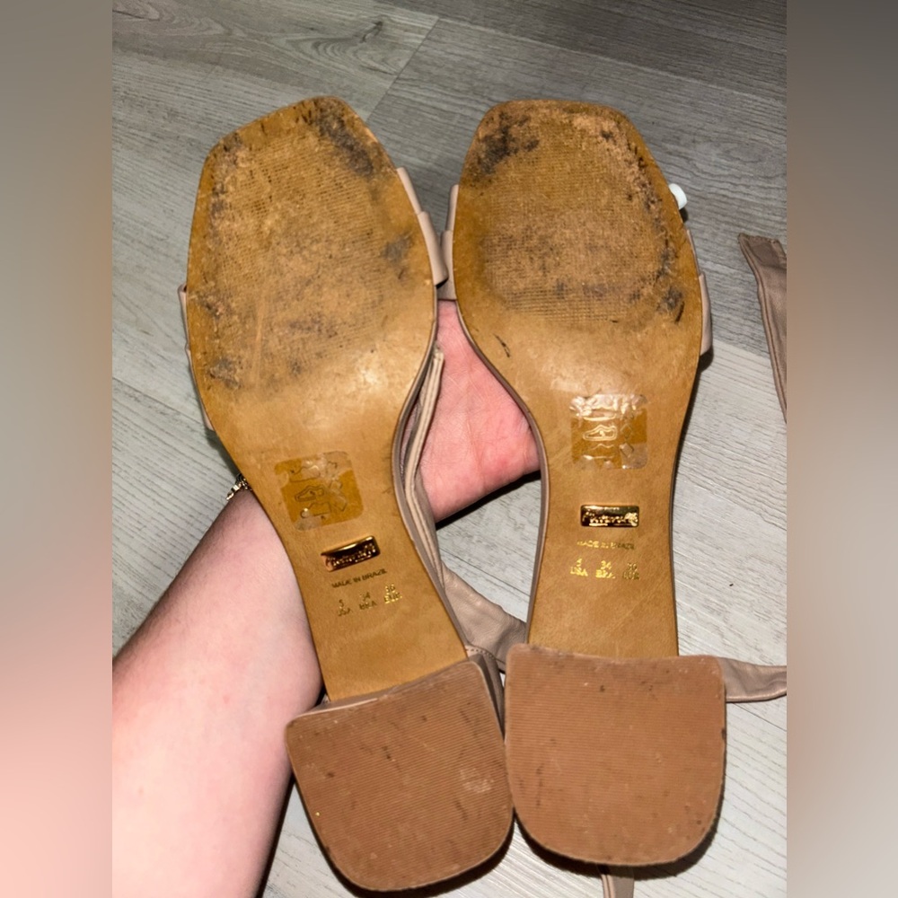 L’INTERVALLE Heels - Picture 3 of 3